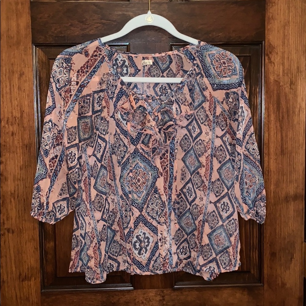 Hollister top
